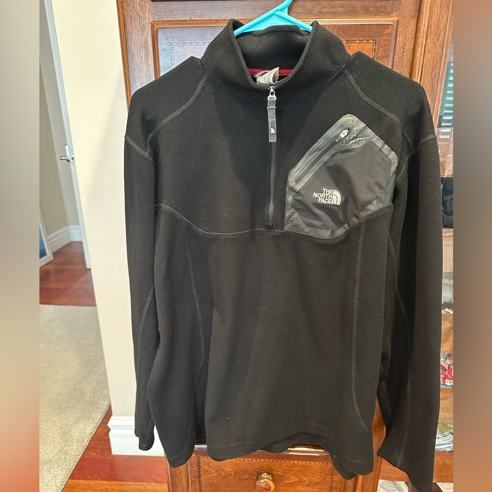 The North Face Men’s Black Half zip pullover Large
